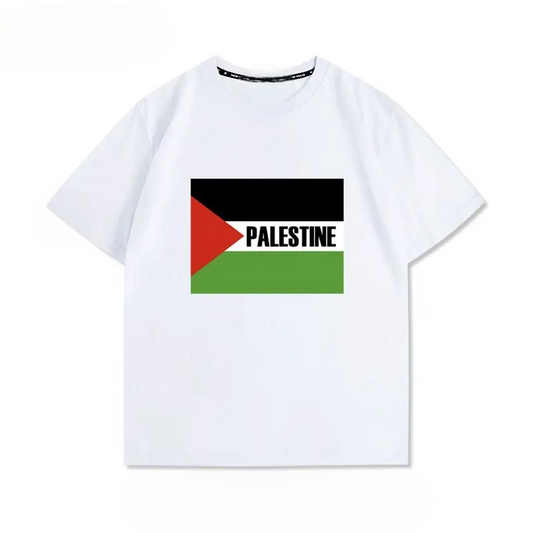 Free Palestine T-shirt med stort knyttet næve-design og farverigt flag