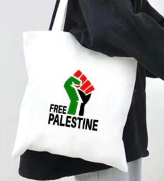 Hvid Palæstina mulepose med knyttet næve og “Free Palestine”-tekst