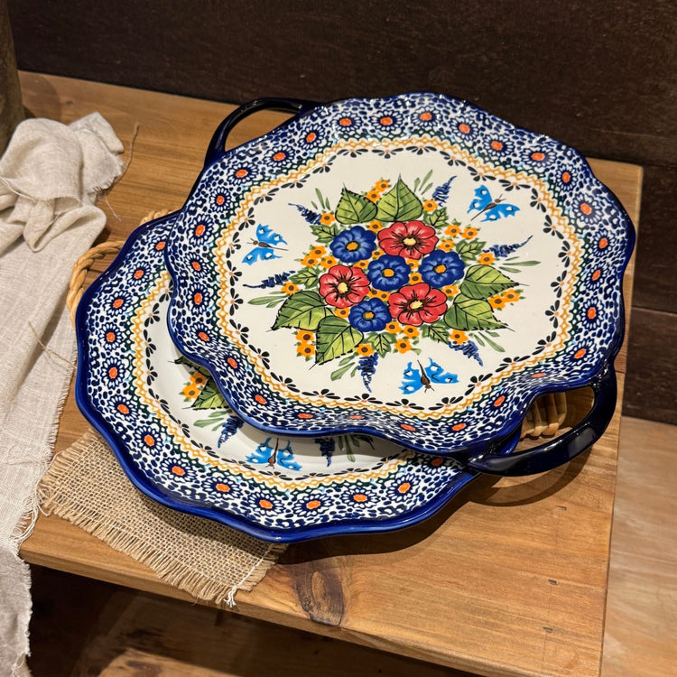 2 Blåt og hvidt keramikfad med håndtag inspireret af mellemøstligt design og mønstre