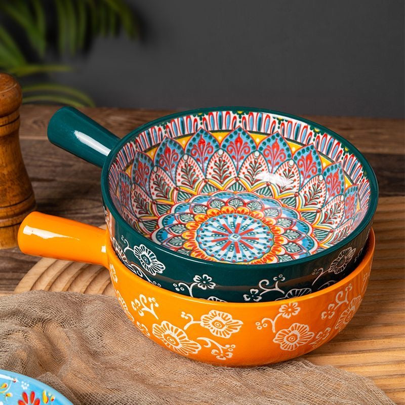 Boho mandala skåle i grøn og orange på bord