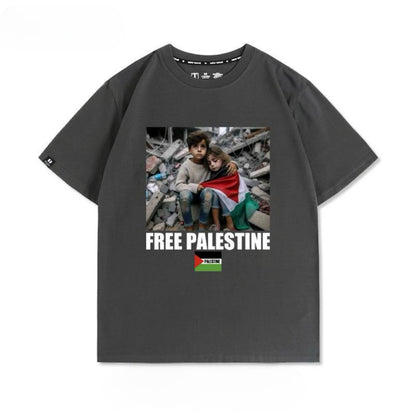 Free Palestine t-shirt med børnefoto og stærkt budskab