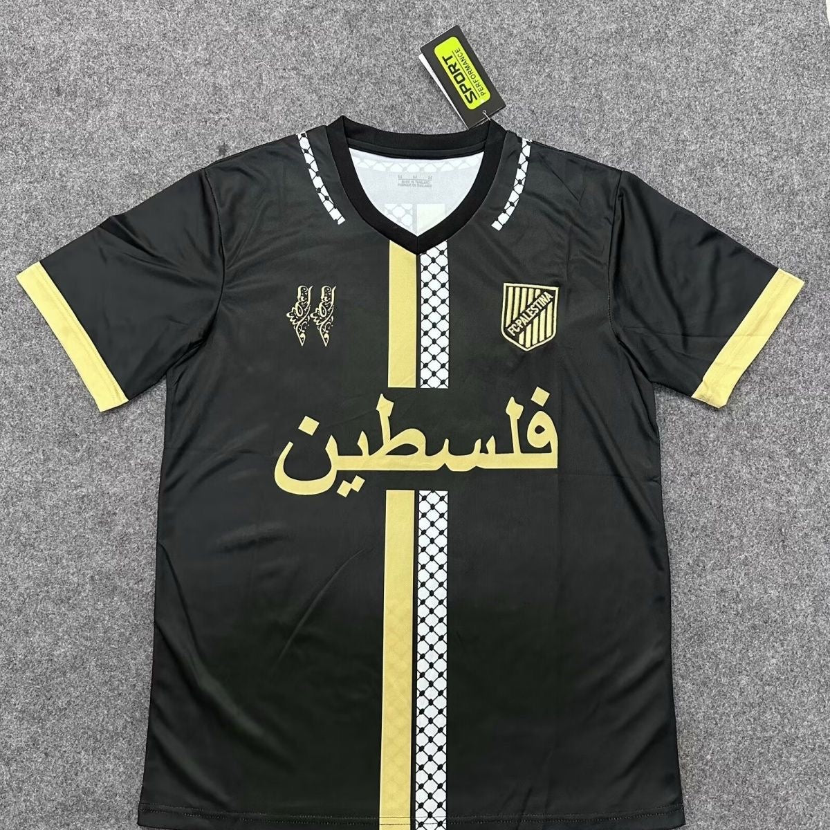 Palæstinensisk Fodboldtrøje – Sort/Guld med Kufiya-Mønster (Arabisk)