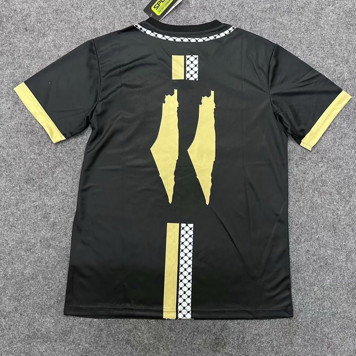 Palæstinensisk Fodboldtrøje – Sort/Guld med Kufiya-Mønster (Arabisk)