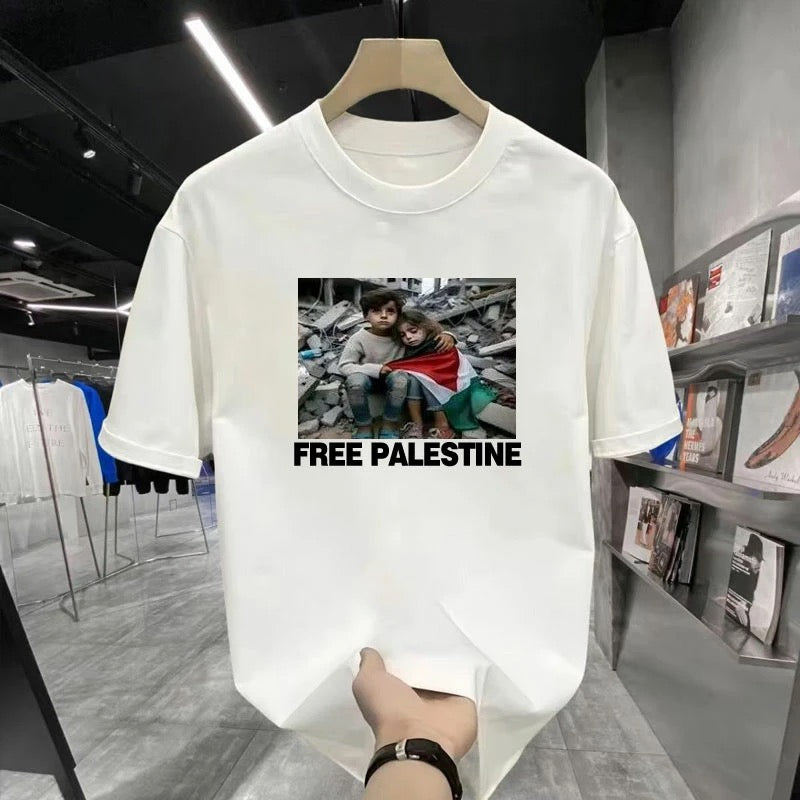 Hvid T-shirt med To Børn og Free Palestine