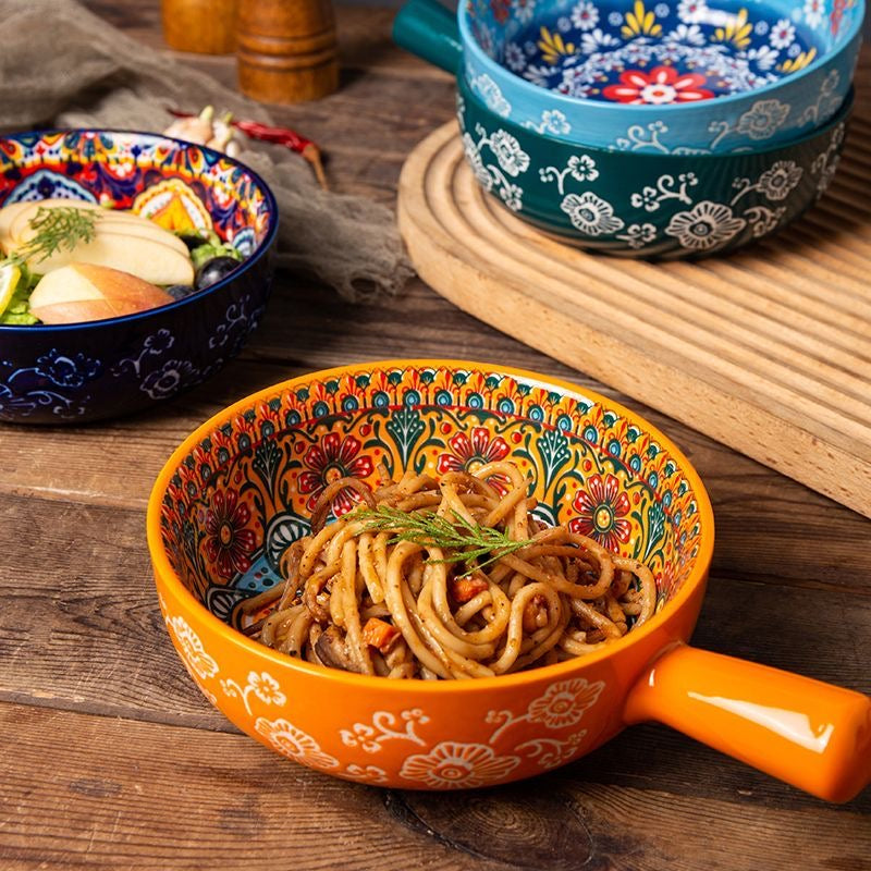 Orange boho keramikskål med mandala mønster og pasta