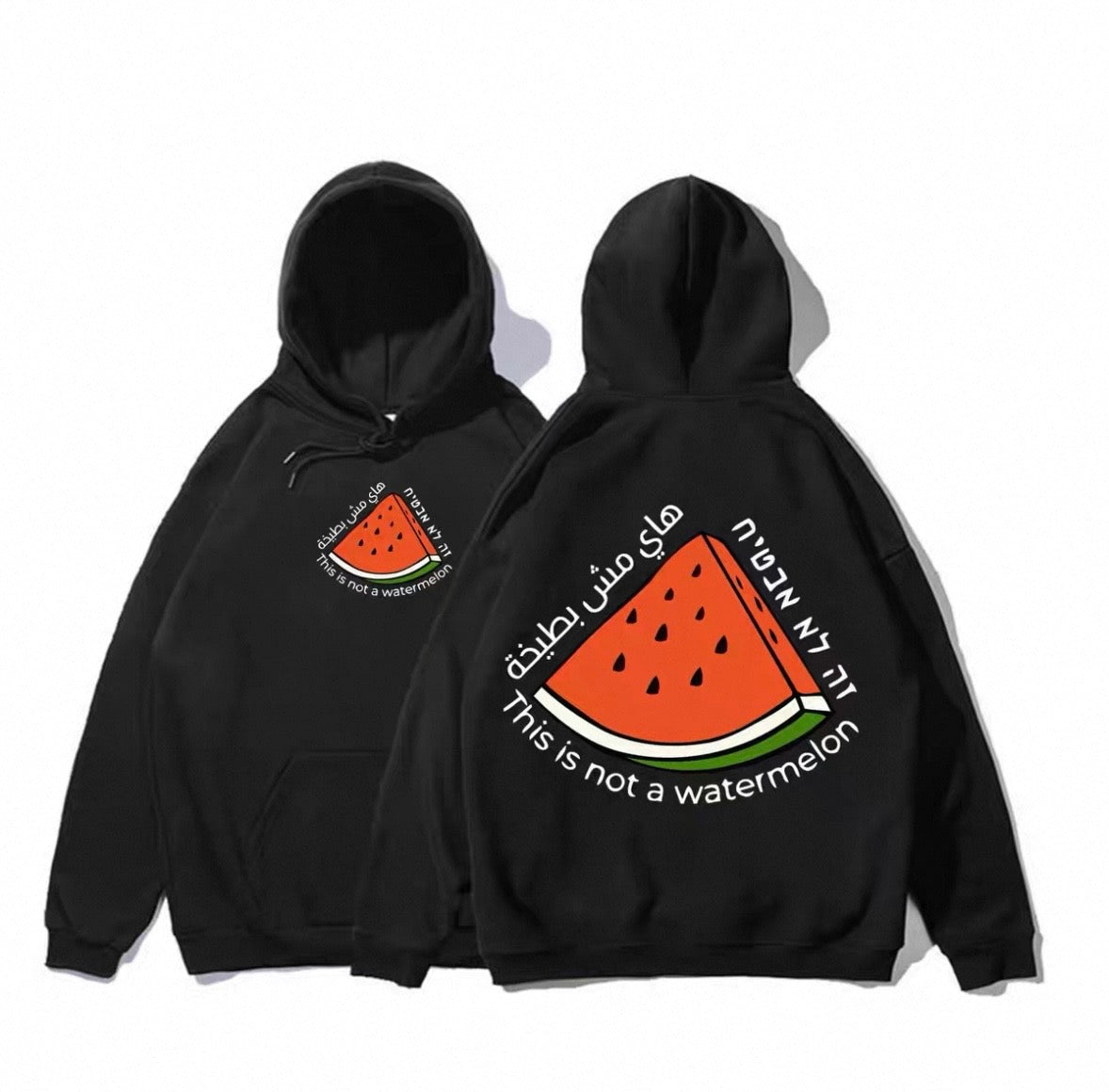 Sort hoodie med stor vandmelon og teksten “This is not a watermelon”