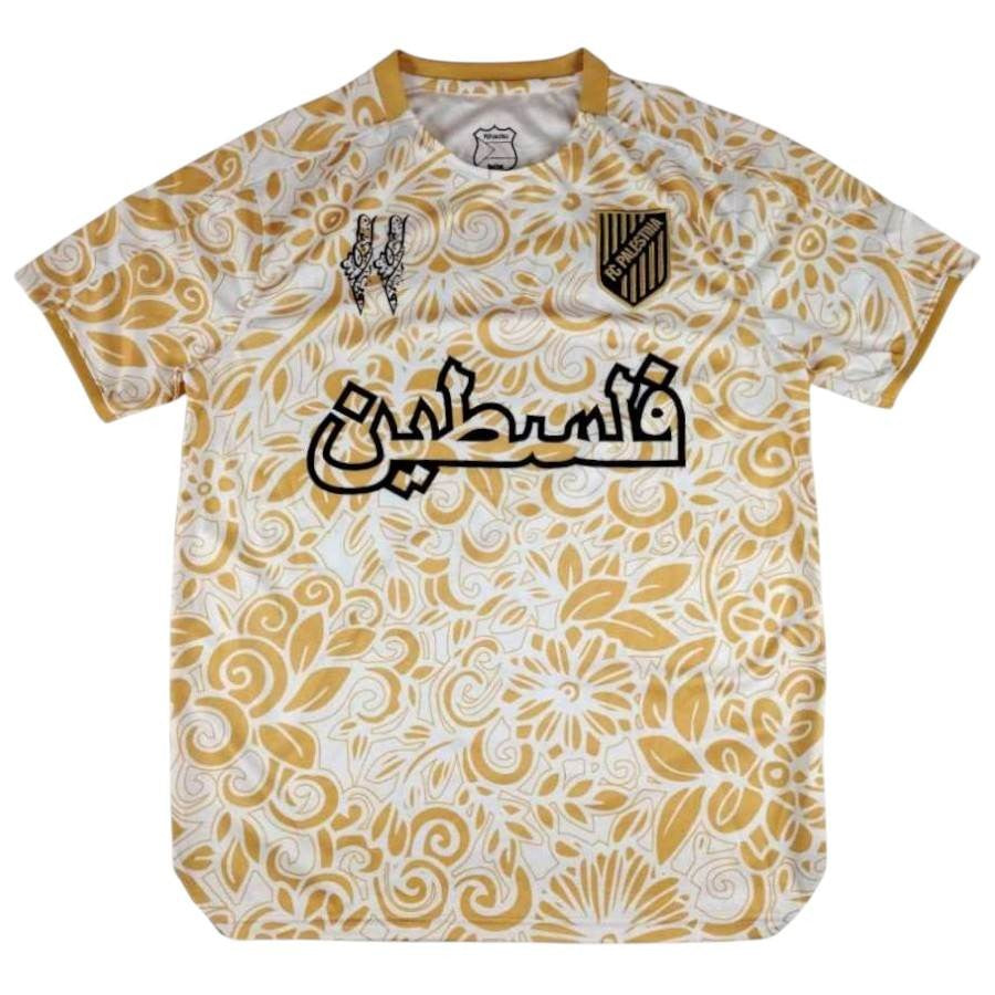 Fuld frontal visning af eksklusiv FC Palestina fodboldtrøje med guldmalet ornamentalt blomstermønster og arabisk calligraphy