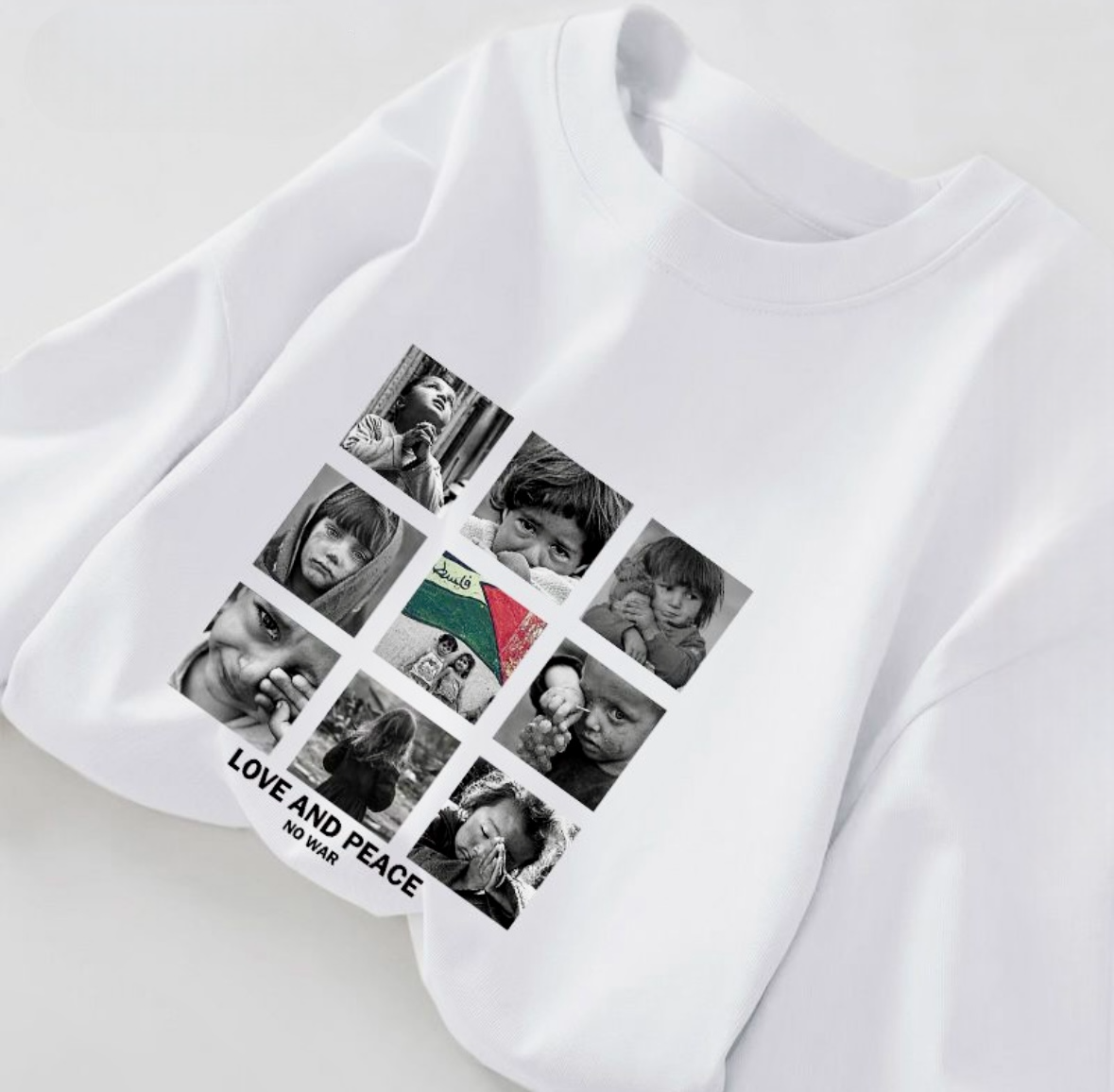 Hvid langærmet t-shirt med Love and Peace No War