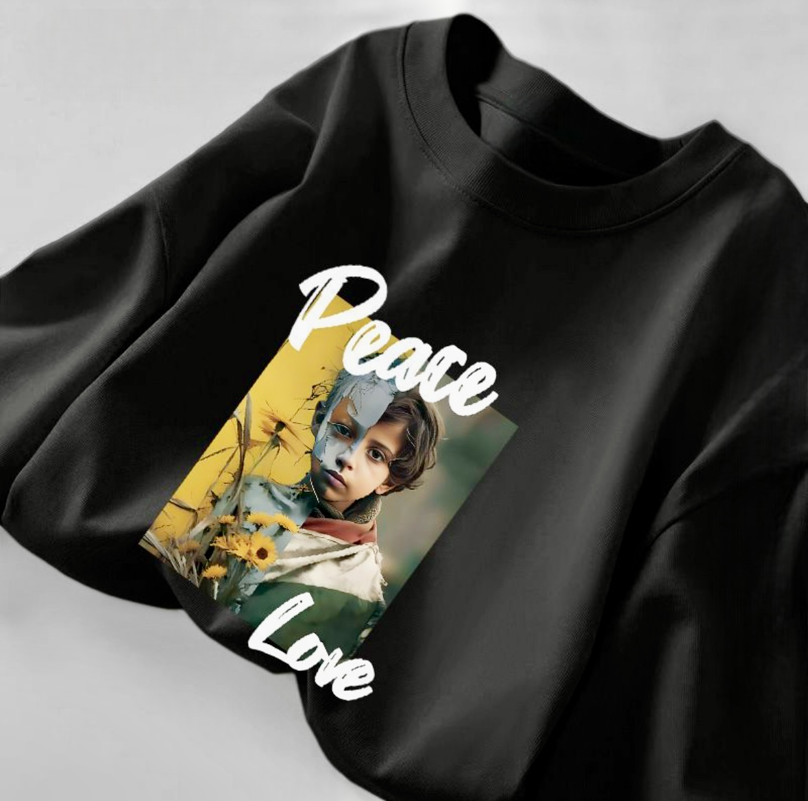 Sort langærmet t-shirt med Peace Love